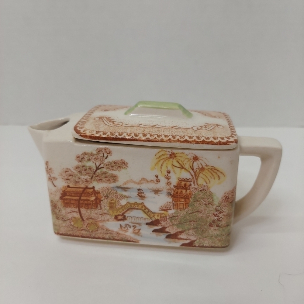 Vintage Oriental Garden Japan Teapot 4.5in x 2in x 3in Serving Dish with Lid